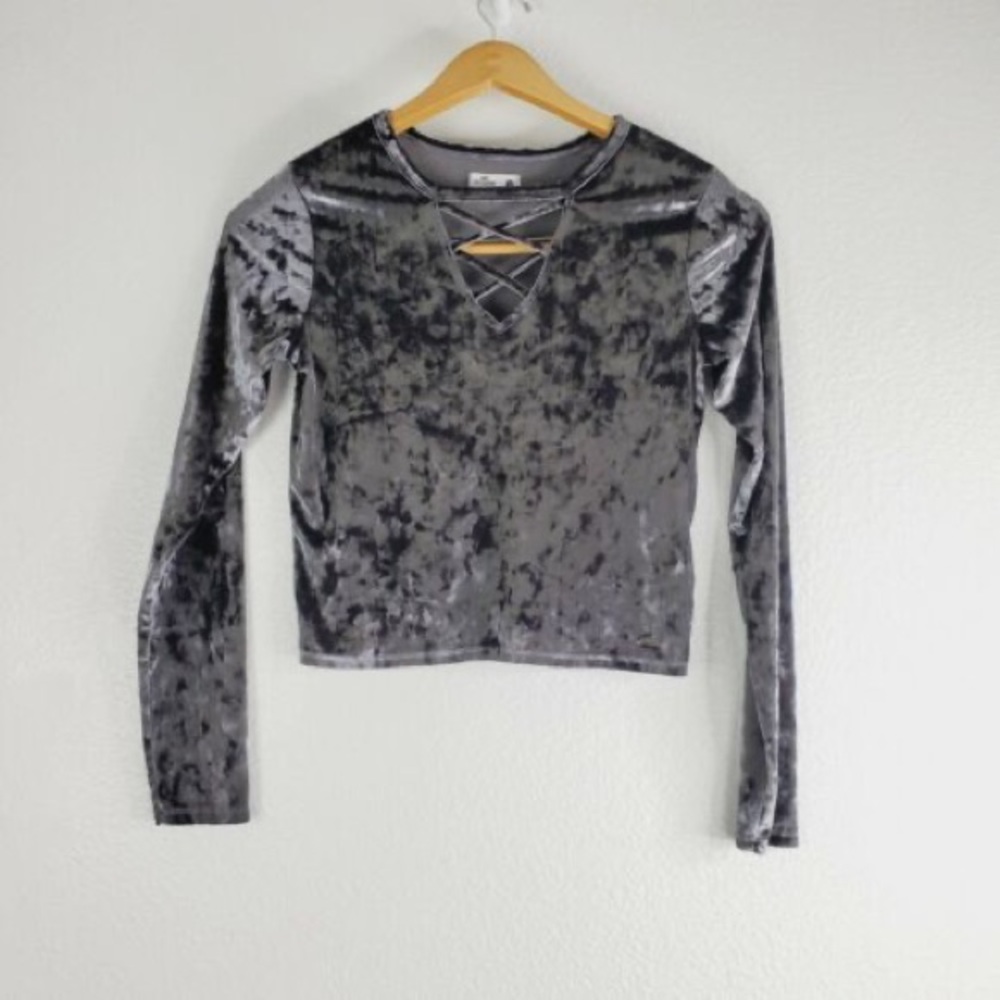 Small hollister velvet lace front long sleeve shirt